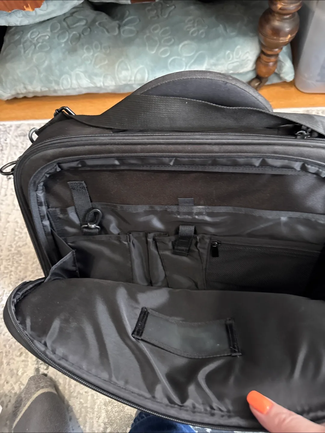 Init Black Laptop Bag/Briefcase image indicator(3)