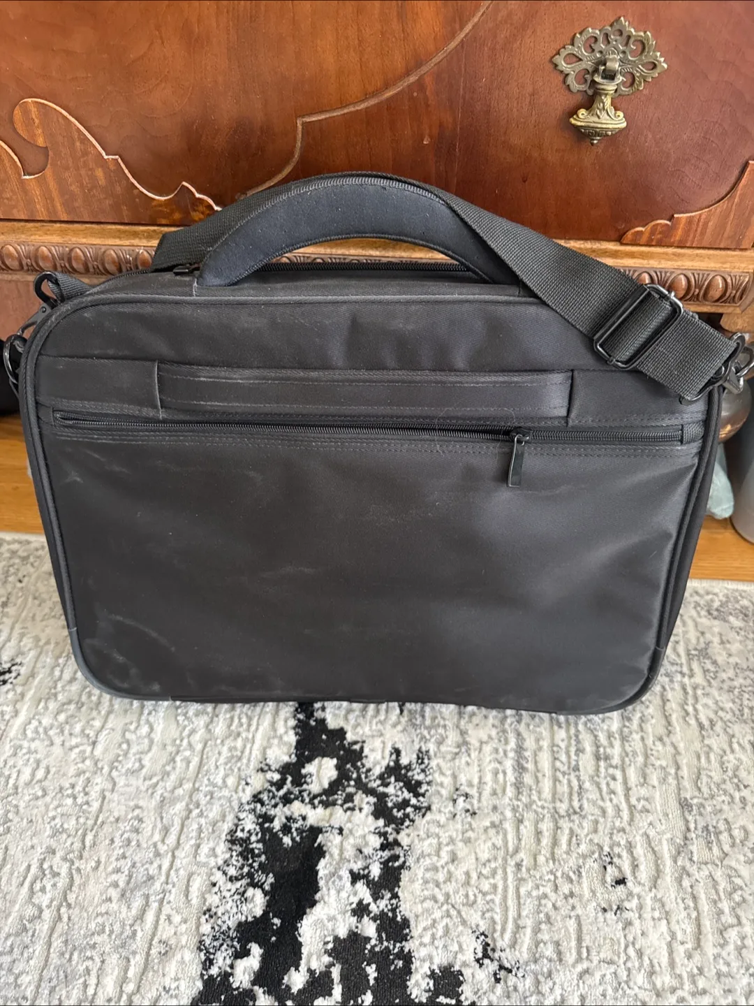 Init Black Laptop Bag/Briefcase image indicator(2)