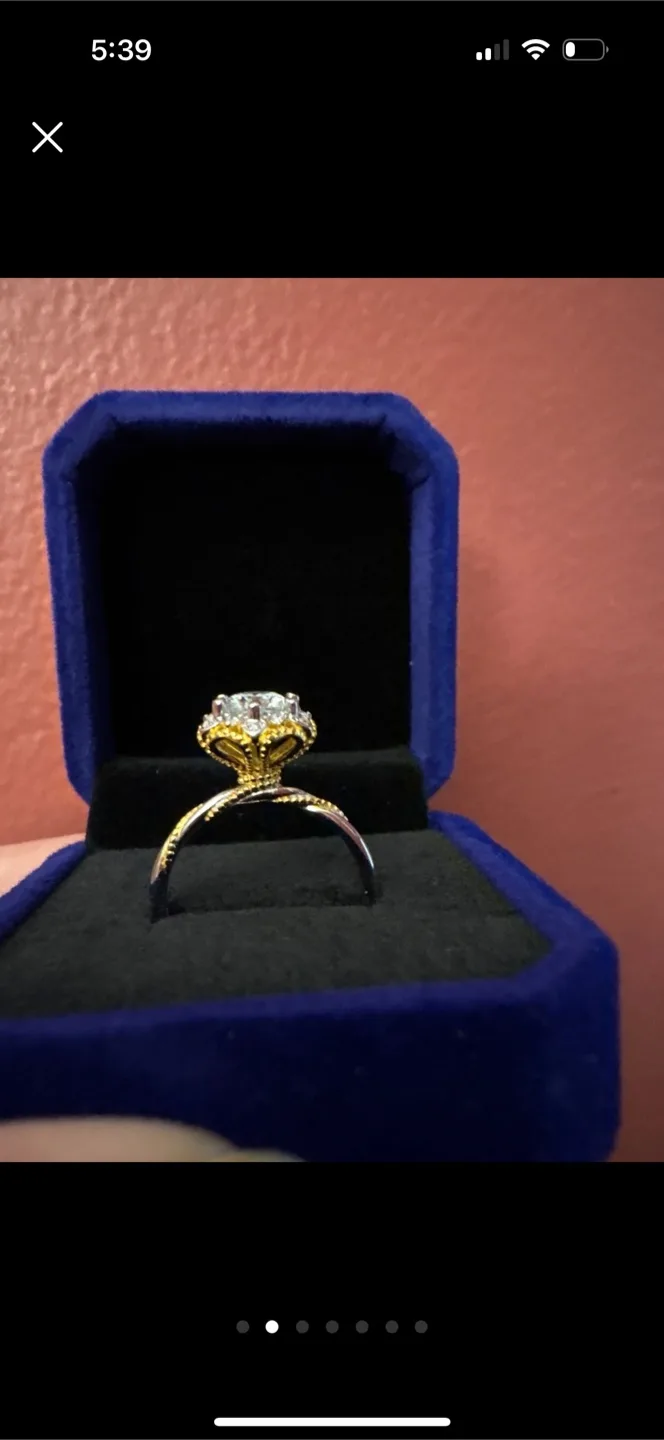 New Authentic 2 carat Moissonite Stunning Halo Engagement Ring image indicator(4)