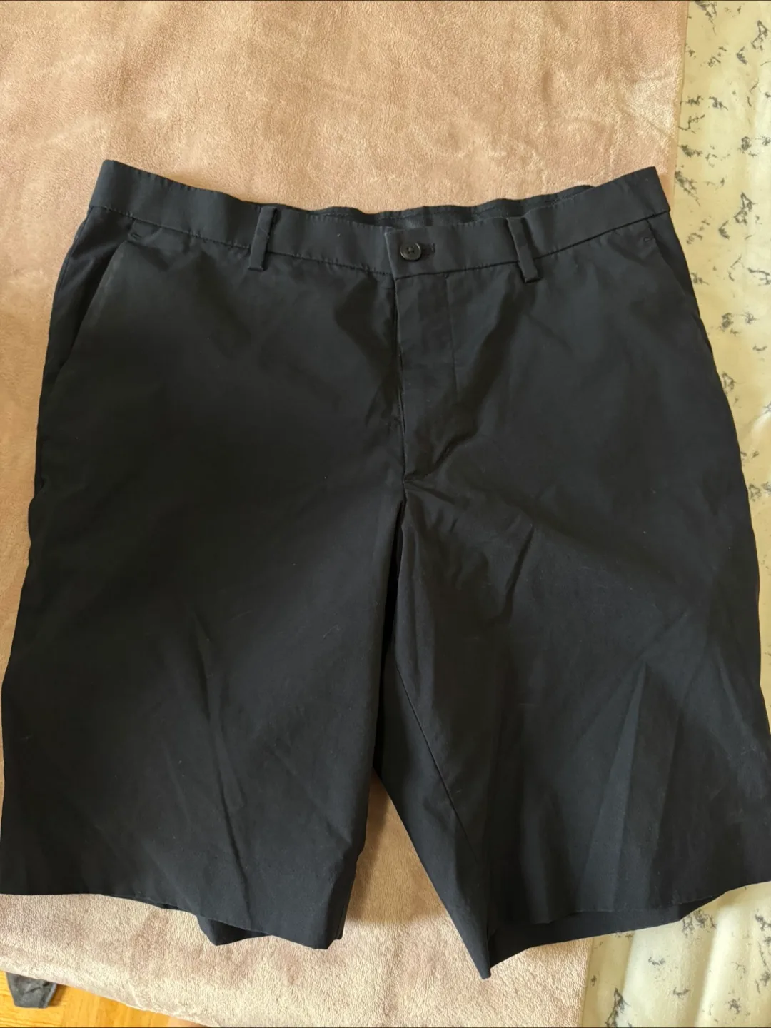Men's Uniqlo Black Shorts - Size 32 thumbnail