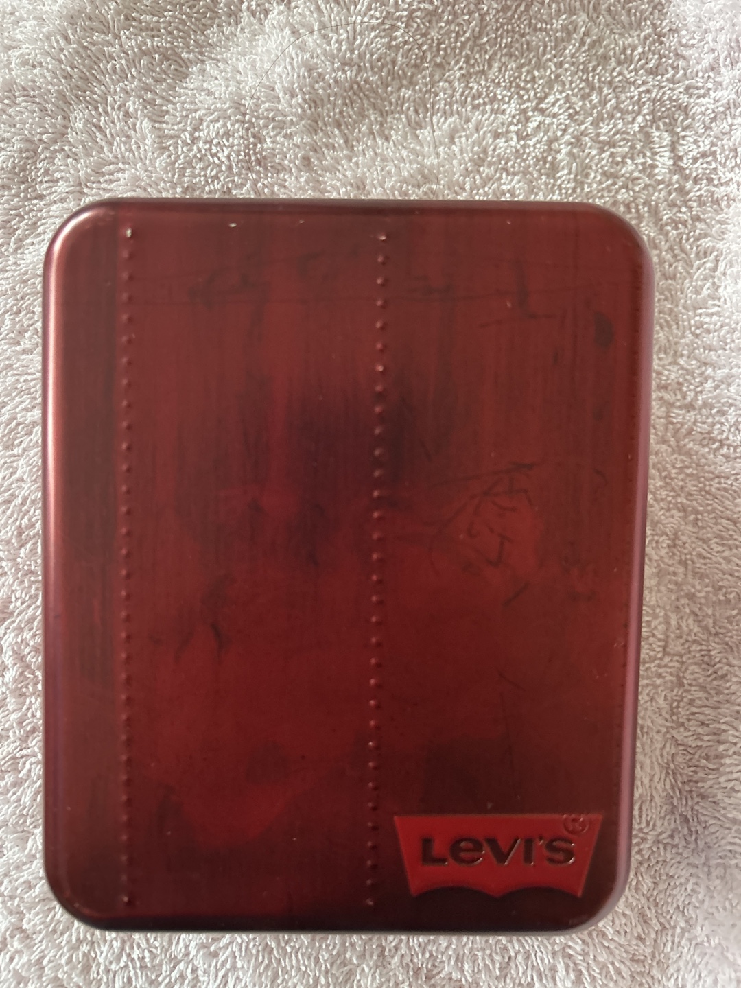 Levi's Leather Bi-fold Wallet in Tin