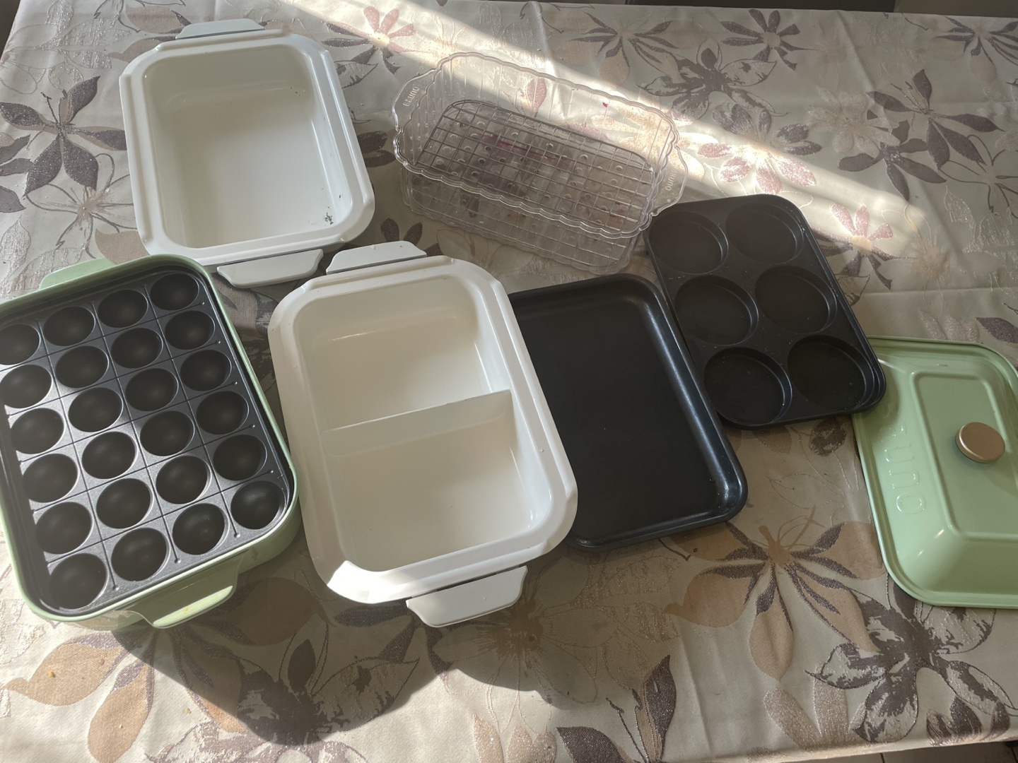 Japanese BRUNO Compact Hot Plate with Multiple Plates