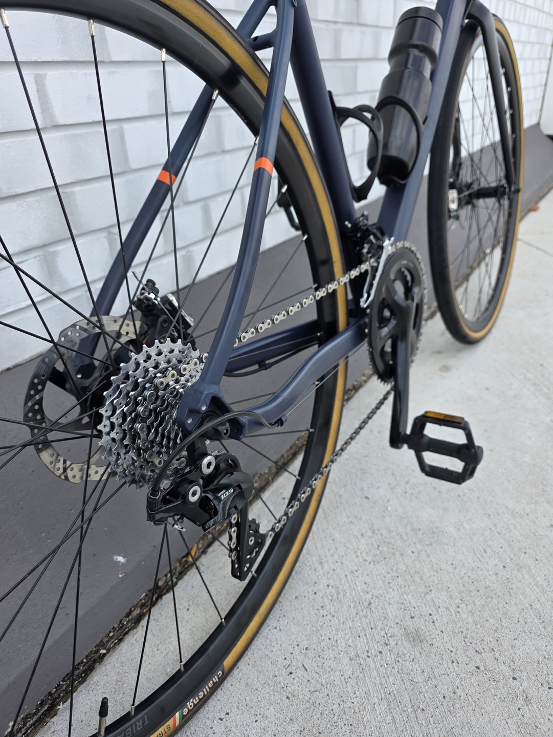 Gravel Bike - Excellent Condition - photo 3