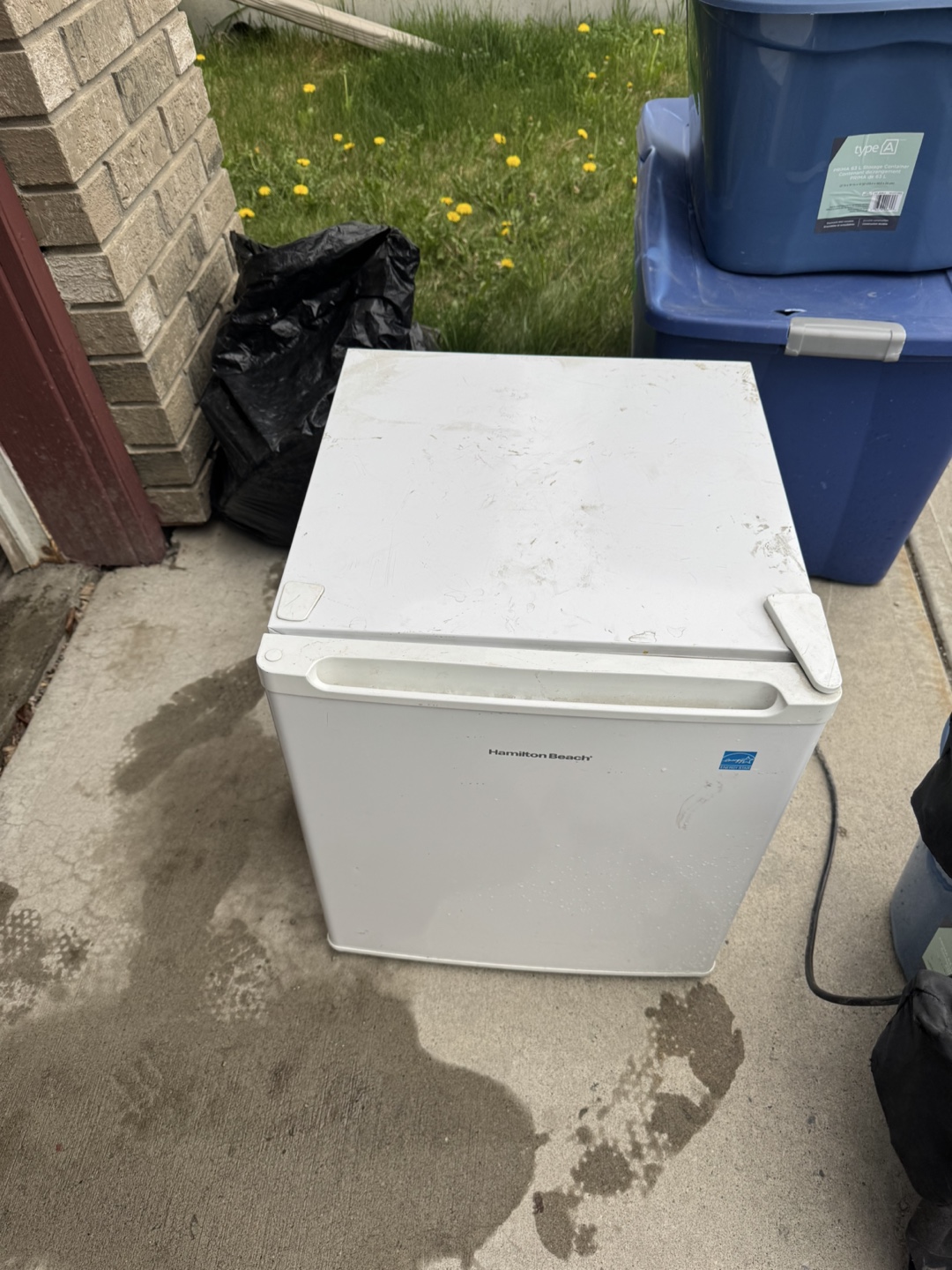 Hamilton Beach Mini Fridge