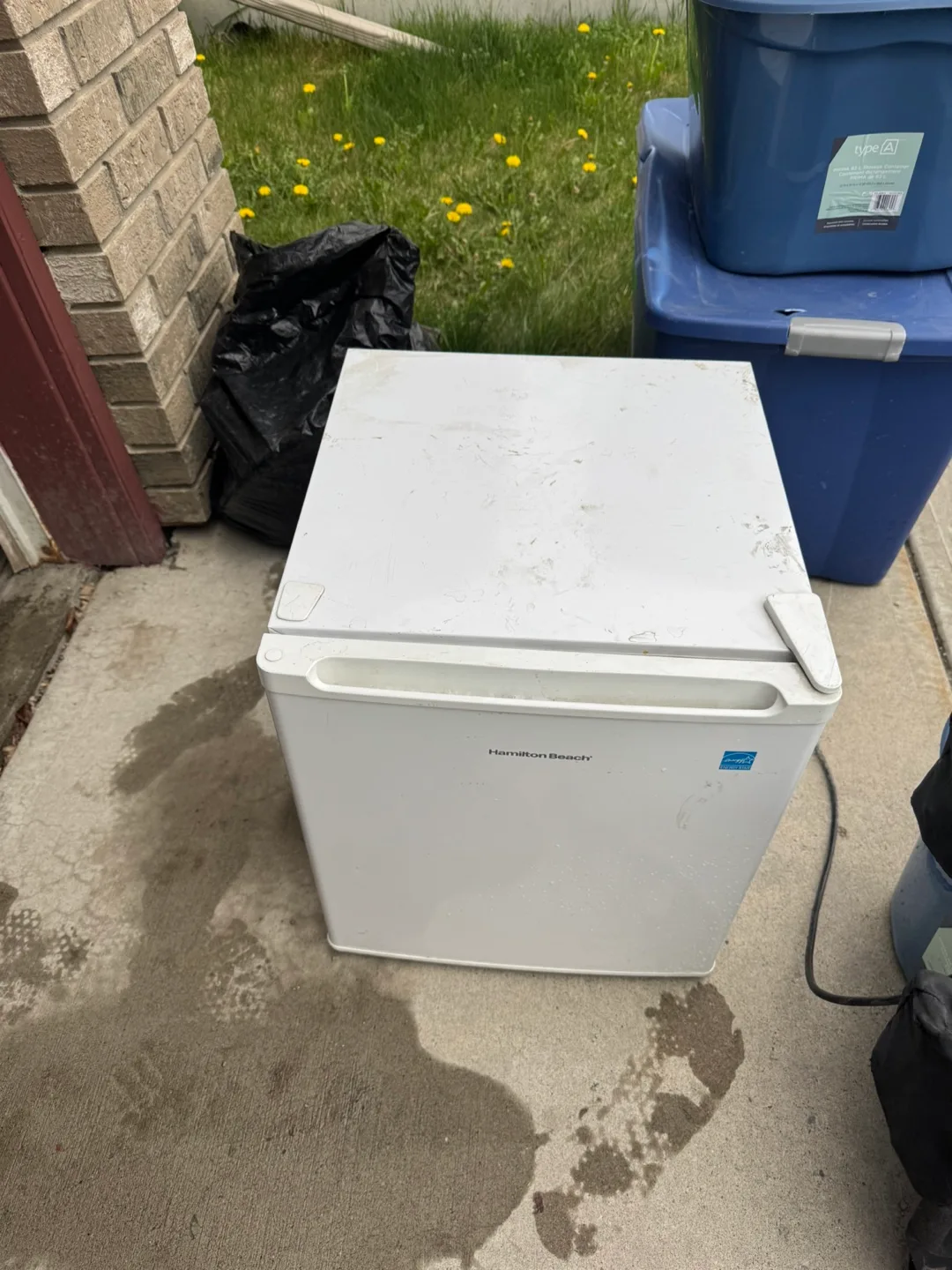 Hamilton Beach Mini Fridge thumbnail