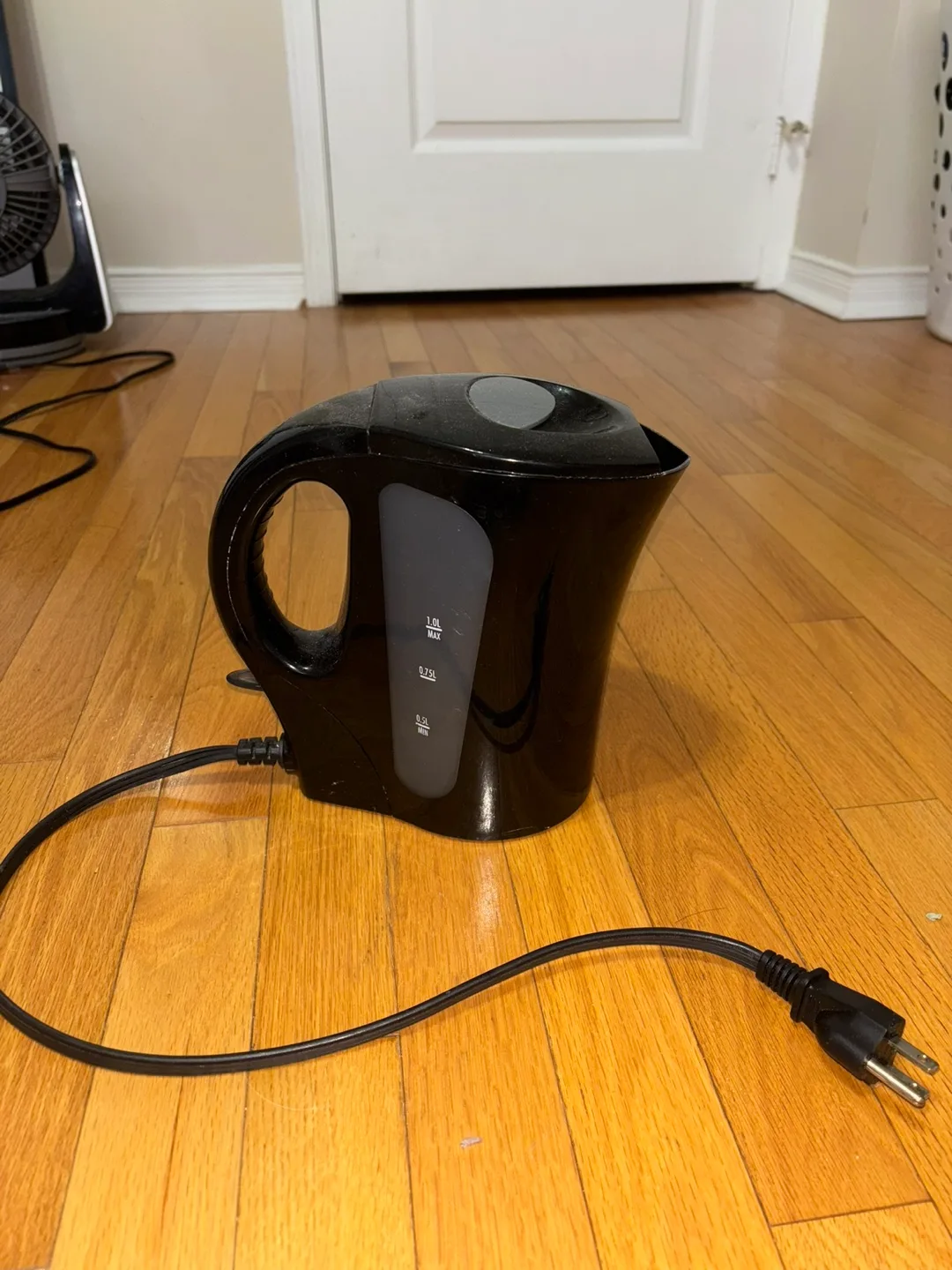 Black Electric Kettle - 1.8L thumbnail