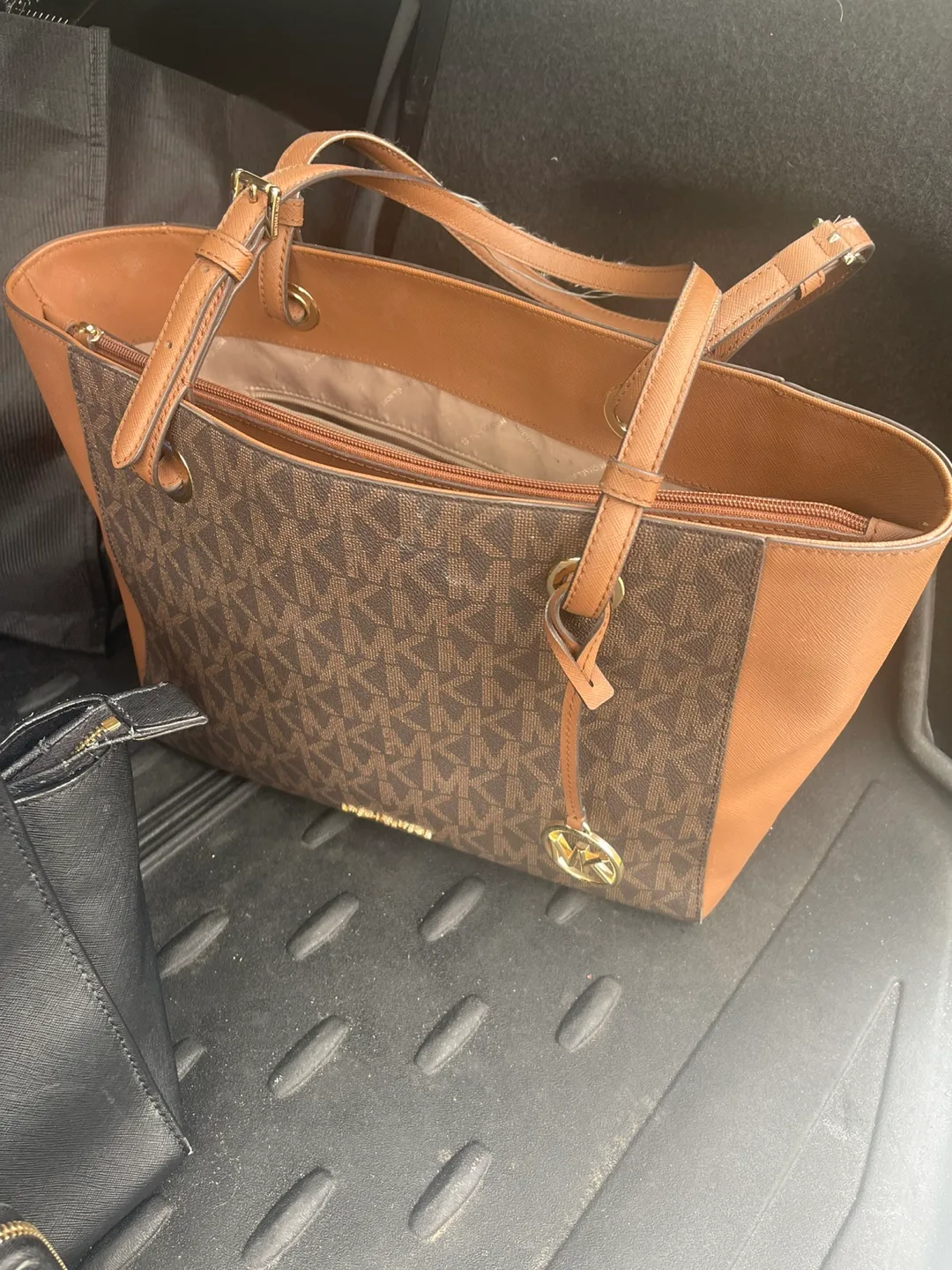 Michael Kors Brown Tote Bag image indicator(2)