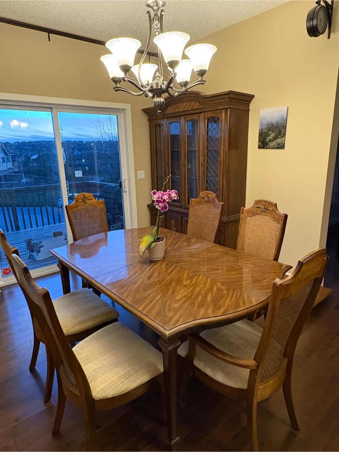 Extendable Dining Table Set with 6 Chairs