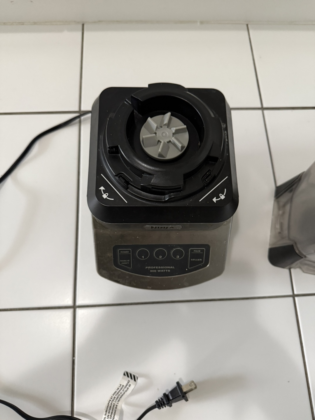 Ninja Professional 600-Watt Blender - photo 3