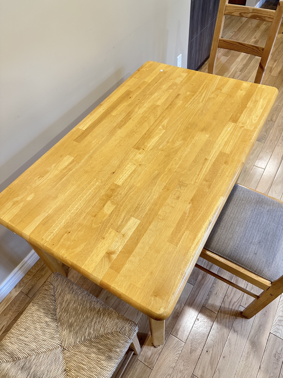 Beautiful Wood Dining Table with 3 Chairs (CAN DELIVER) - photo 2