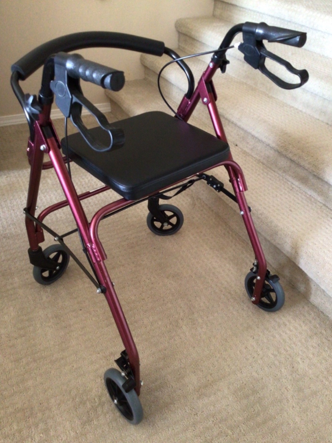 ROLLATOR WALKER