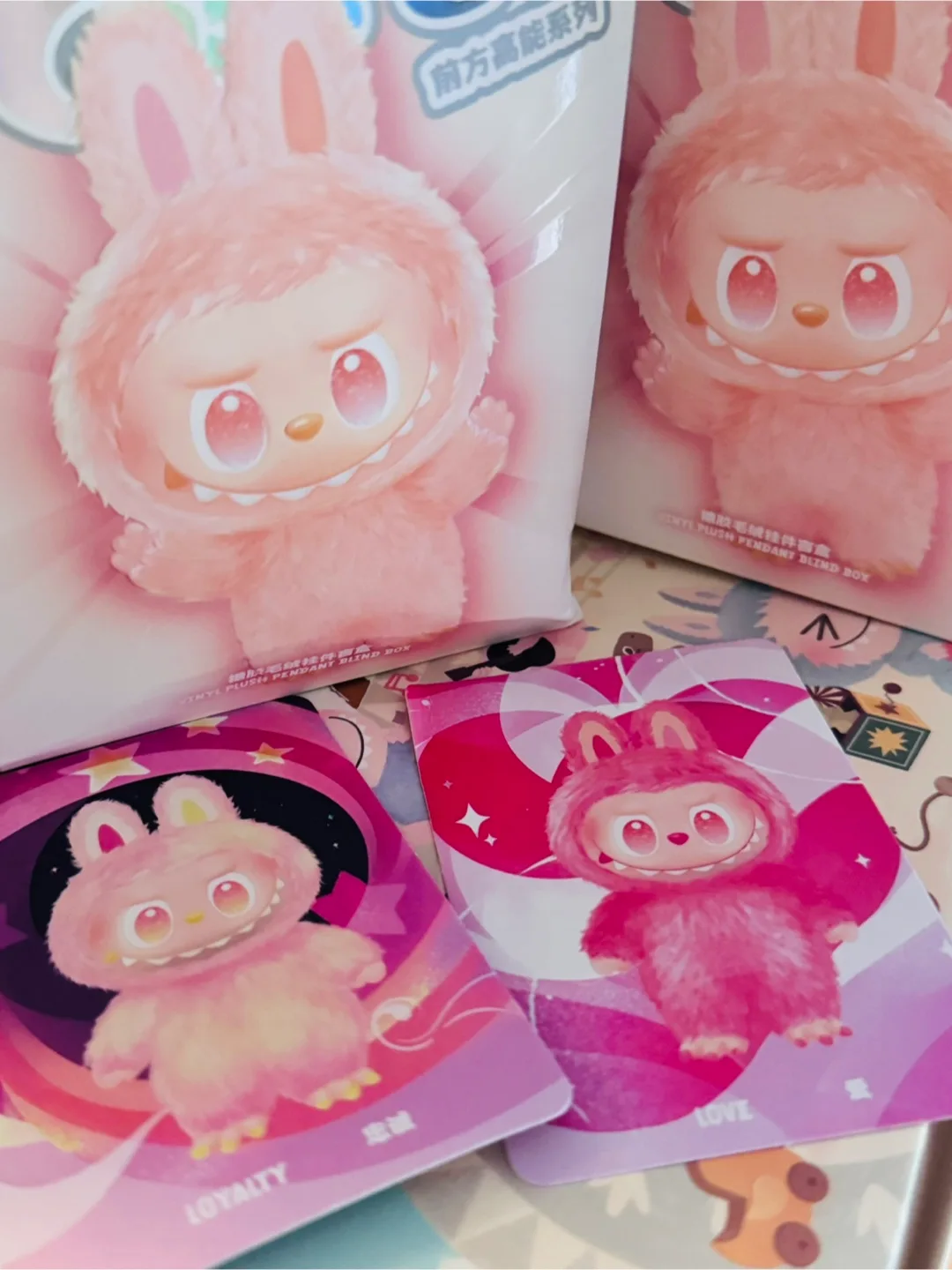 AUTHENTIC and UNOPENED new Popmart v3 Big Into Energy Labubus image indicator(2)