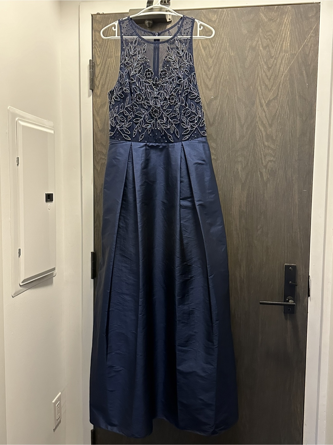 ADRIANA PAPELL Navy Blue Beaded Formal Gown Size 12