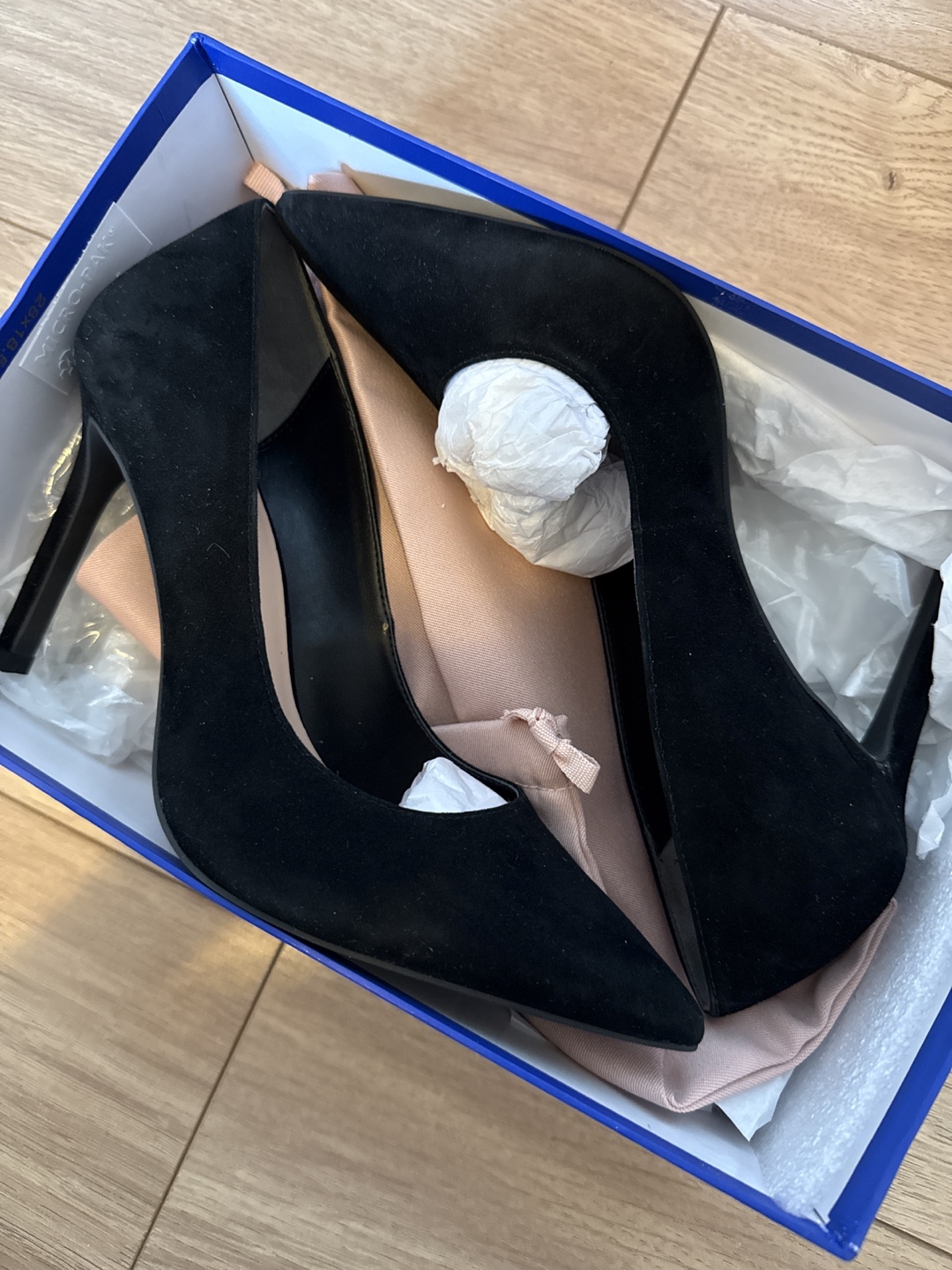 Authentic Stuart Weitzman Black Suede Heels - Size 7.5B - photo 3