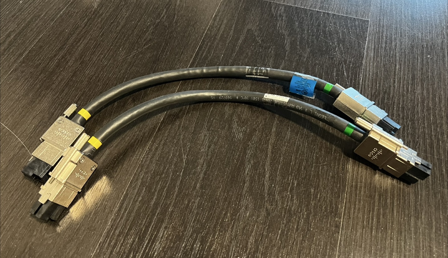 Lot of 2x - Cisco Catalyst Power Stacking Cable 37-1122-01