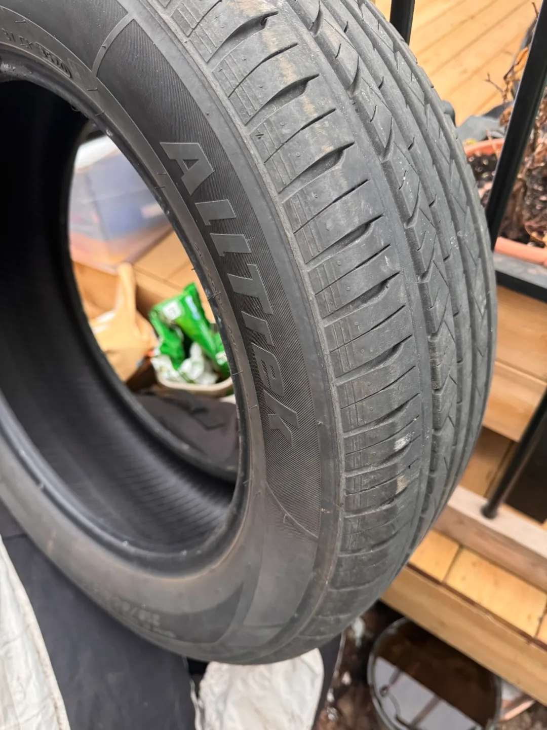 Used 215/60R17 All-Season Tires image indicator(4)