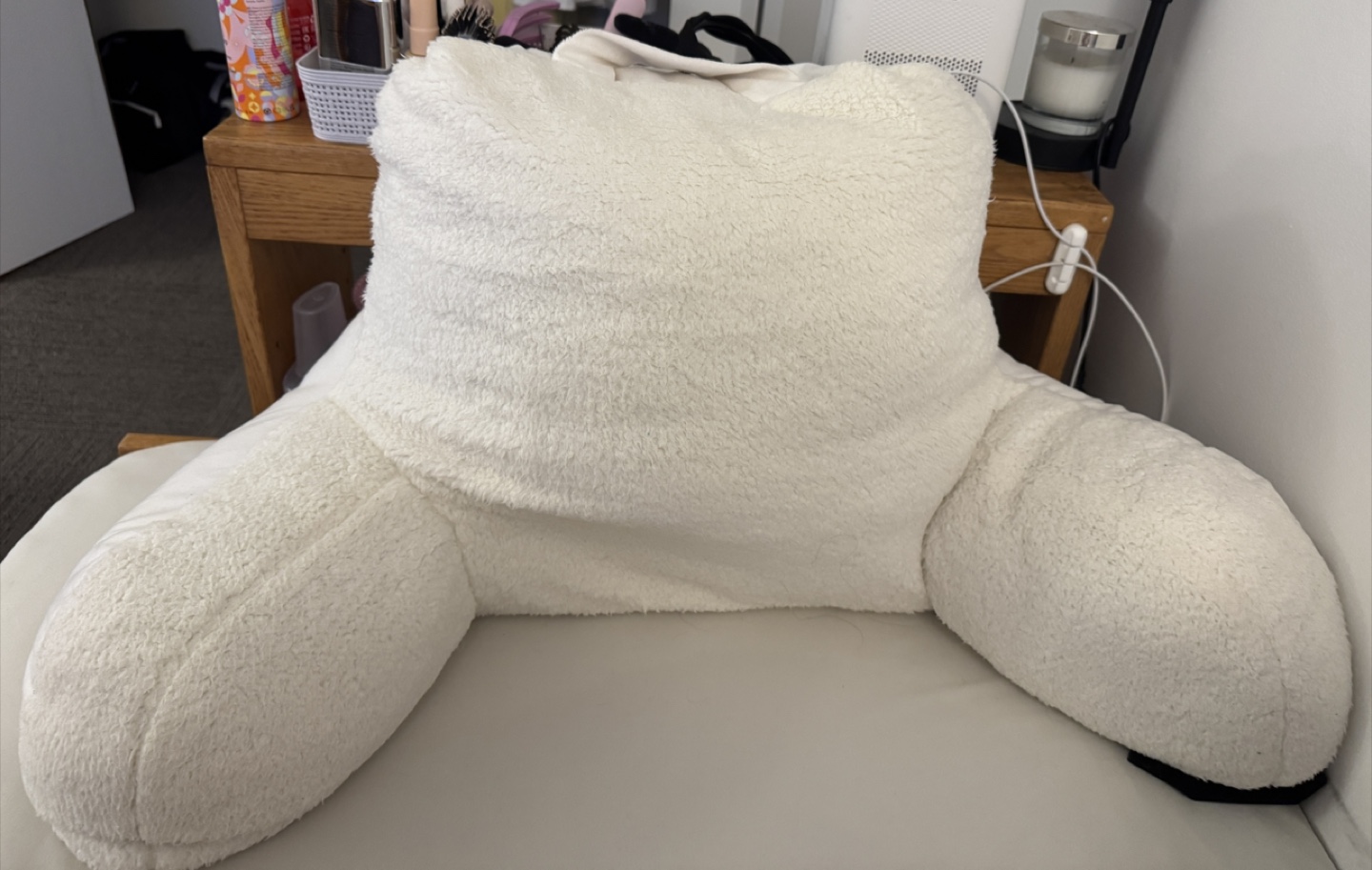 Fluffy White Bed Rest Pillow