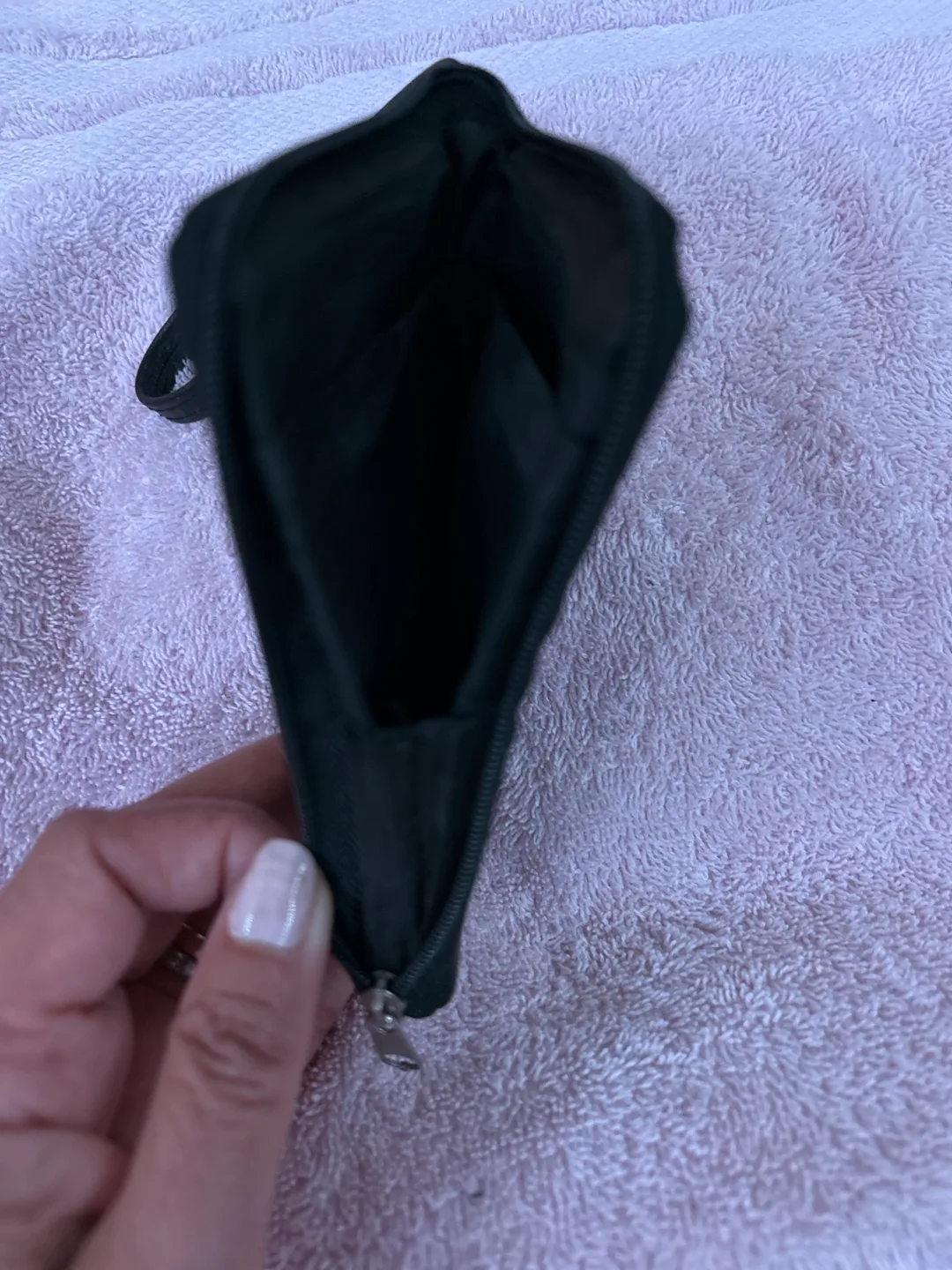 🧡 Kimbel's Black Zipper Pouch image indicator(2)