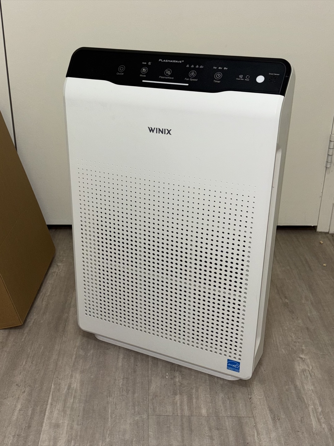 AIR PURIFIER W/ REMOTE + 2 FILTERS