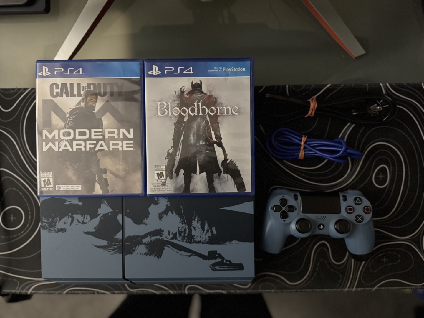 LIMITED EDITION Uncharted 4- ps4 console & 2 Games - photo 3