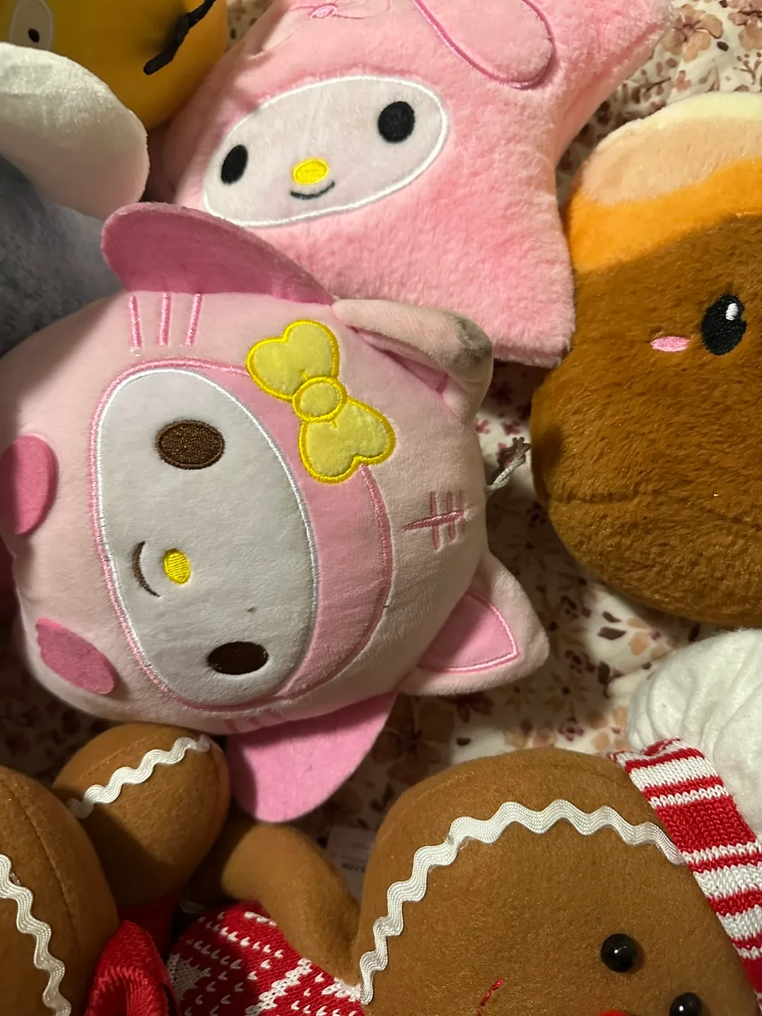 Lot of Plush Toys - Sanrio, Pokémon, Gingerbread image indicator(2)