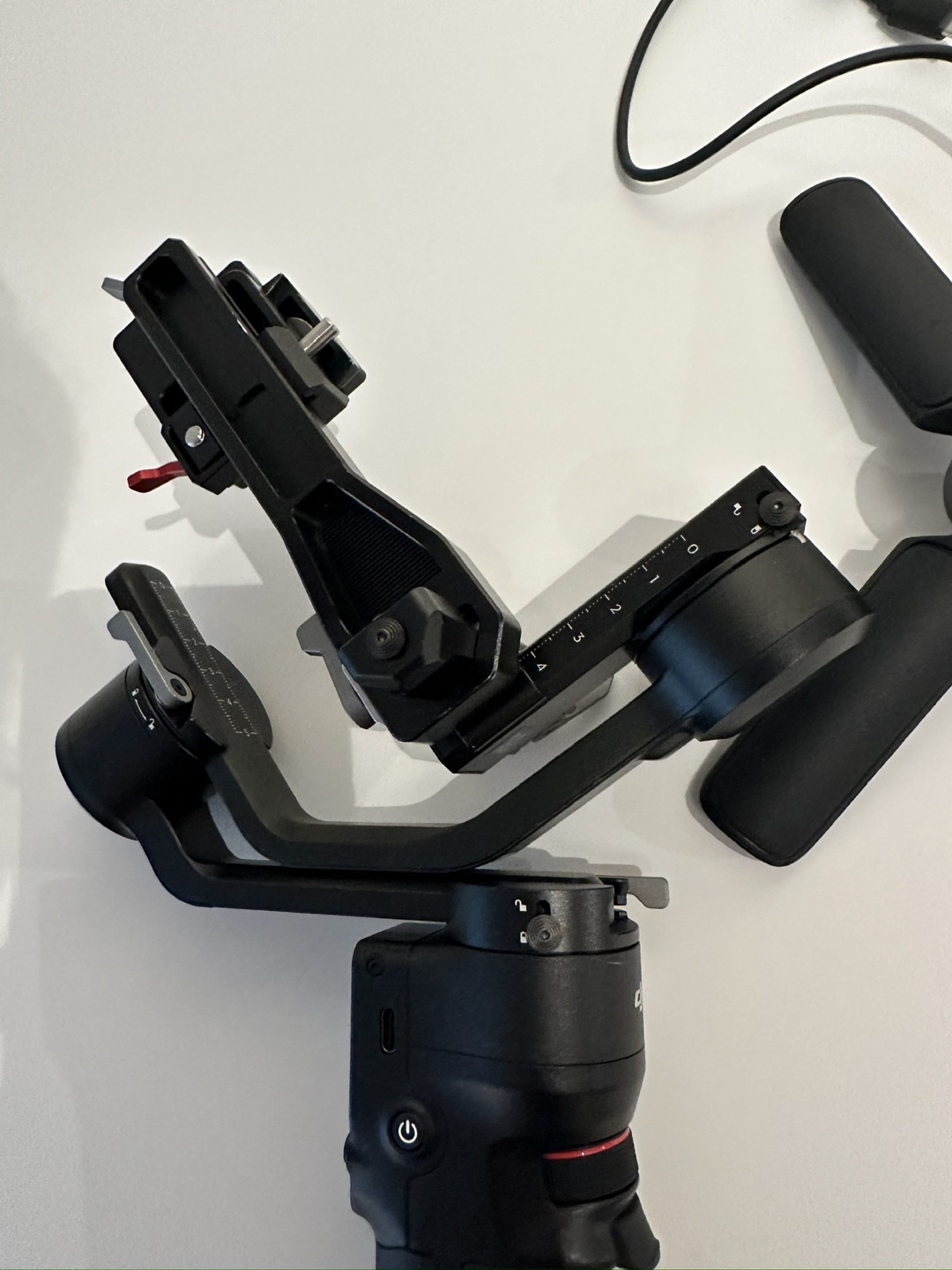 DJI RS 3 Mini Gimbal Stabilizer - photo 4