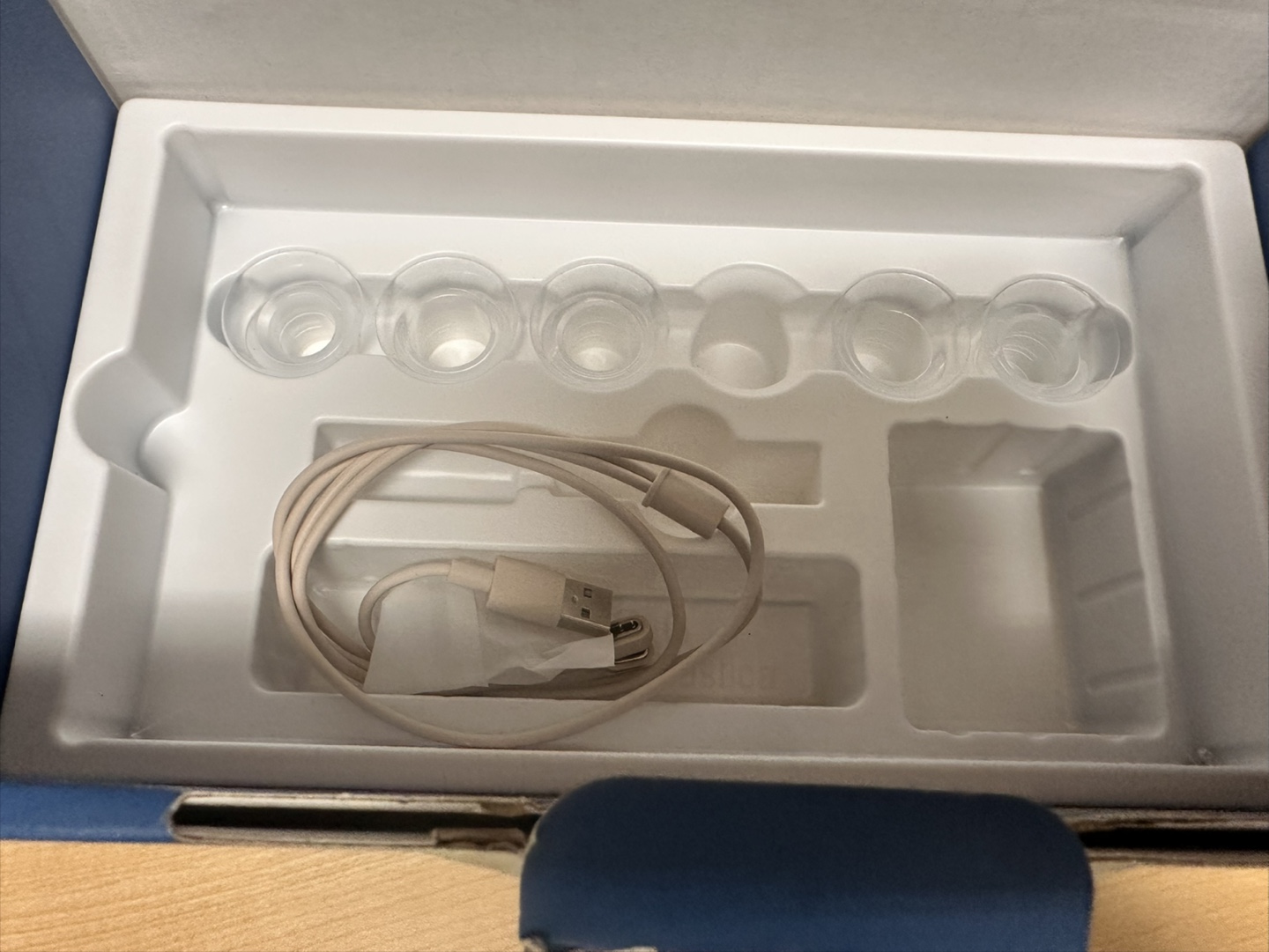 eufy Wearable Breast Pump S1 - New in Box - photo 4