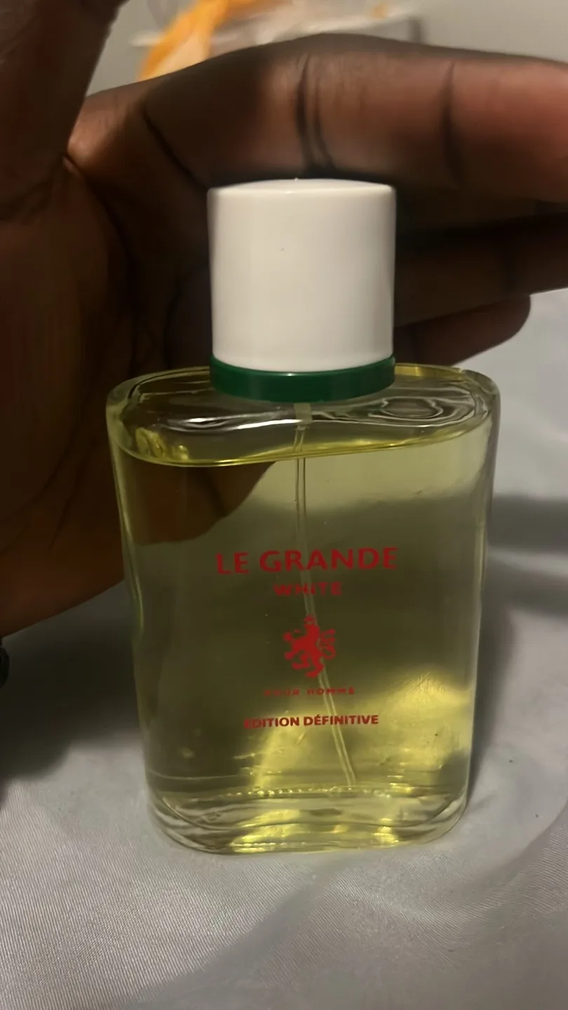 Le Grande White Eau de Toilette thumbnail