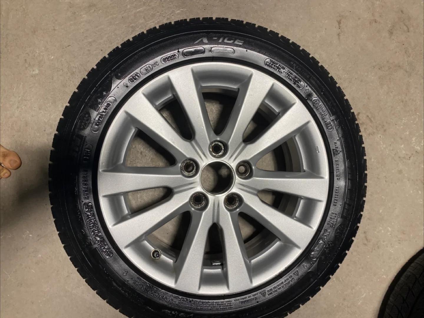 16" Silver Alloy Winter Tire & Rim image indicator(2)