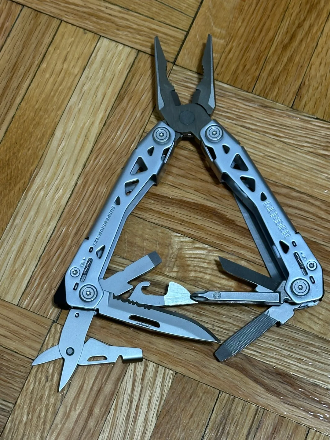 Gerber Suspension Multi-Tool image indicator(2)