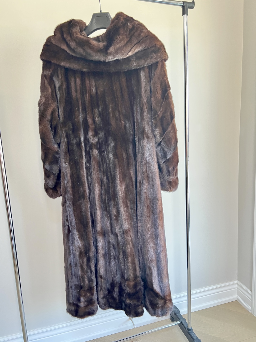 Vintage Majestic Mink Fur Coat - photo 2