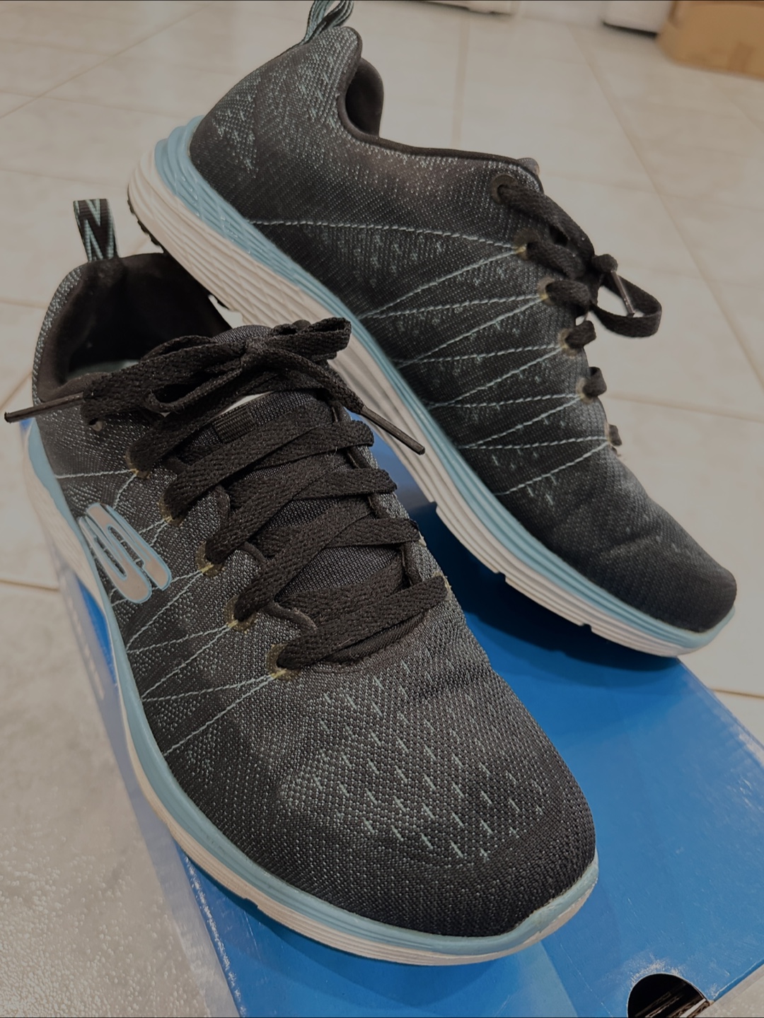 Skechers Women's Size 8.5 Running Shoes