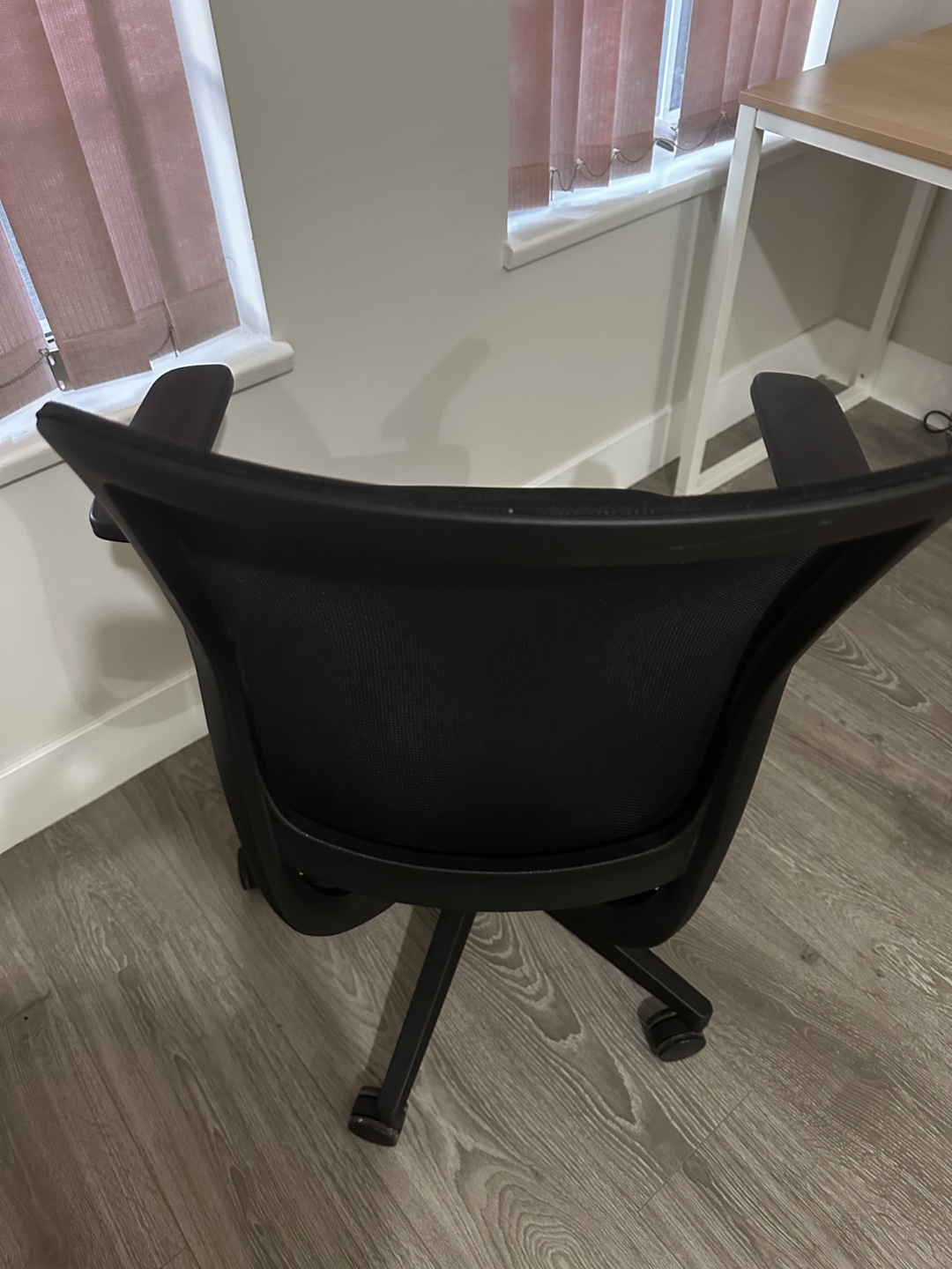Black Mesh Office Chair - photo 5