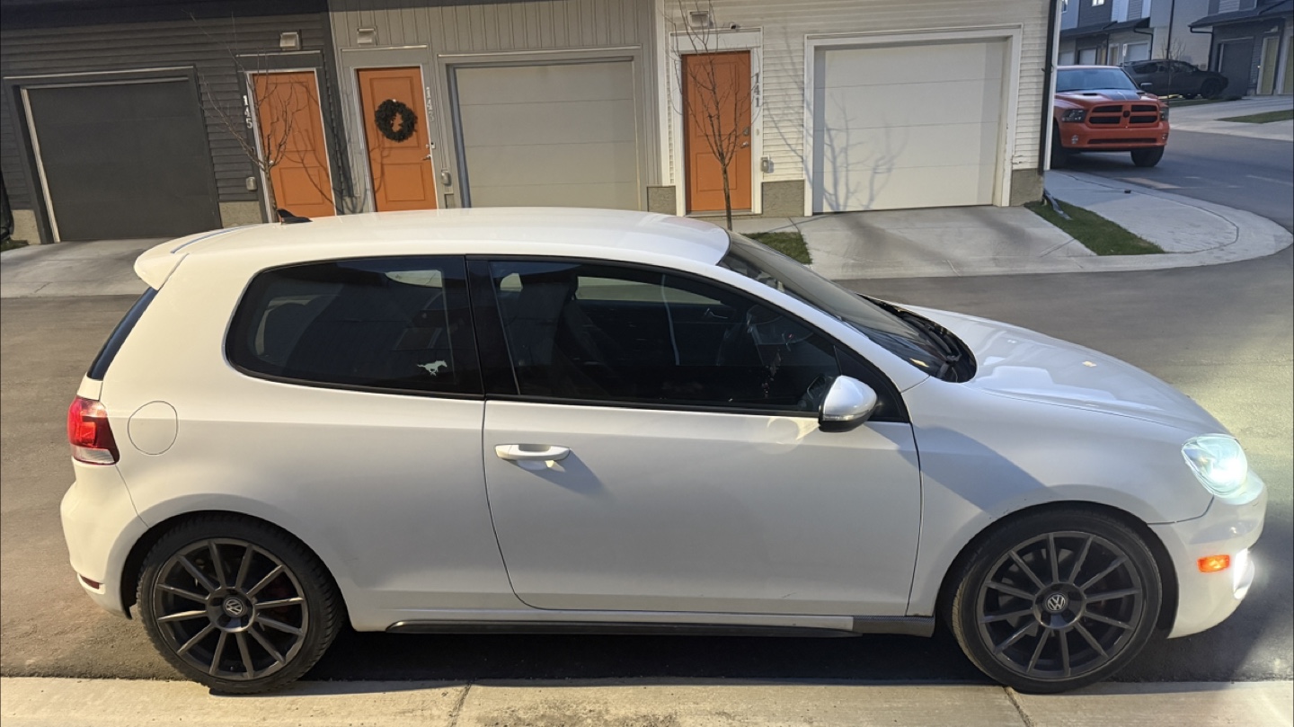 2011 Volkswagen GTI 2-Door - photo 3