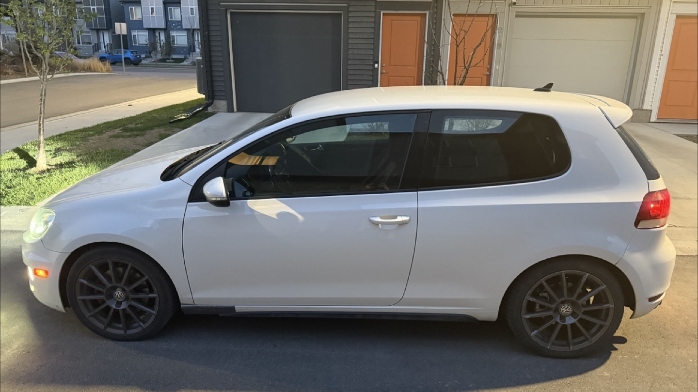 2011 Volkswagen GTI 2-Door - photo 2