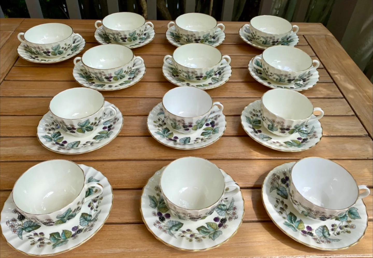 Beautiful Vintage Royal Worcester Lavinia Blackberry Bone China image indicator(7)