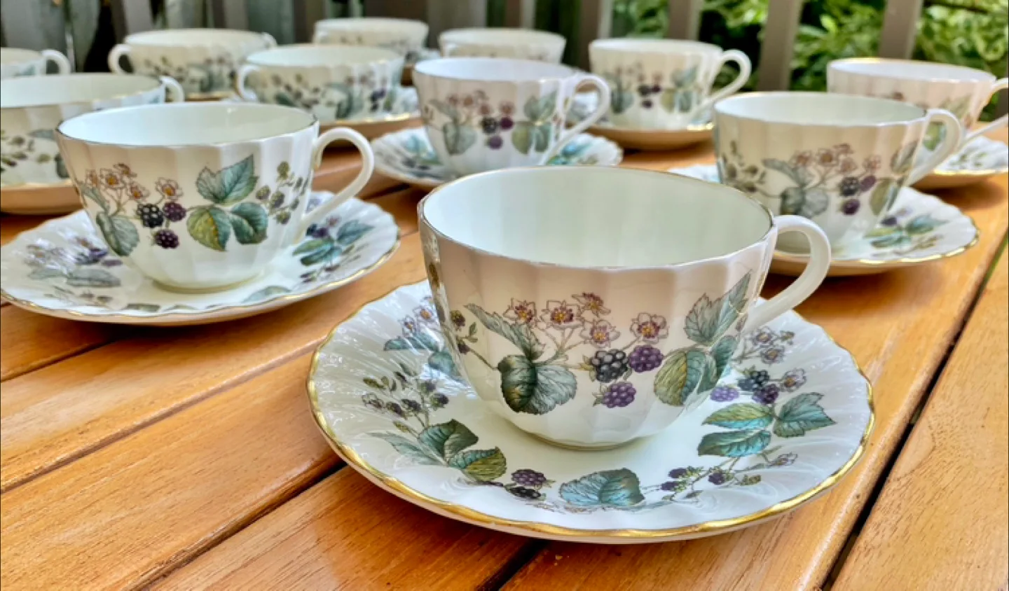 Beautiful Vintage Royal Worcester Lavinia Blackberry Bone China image indicator(6)