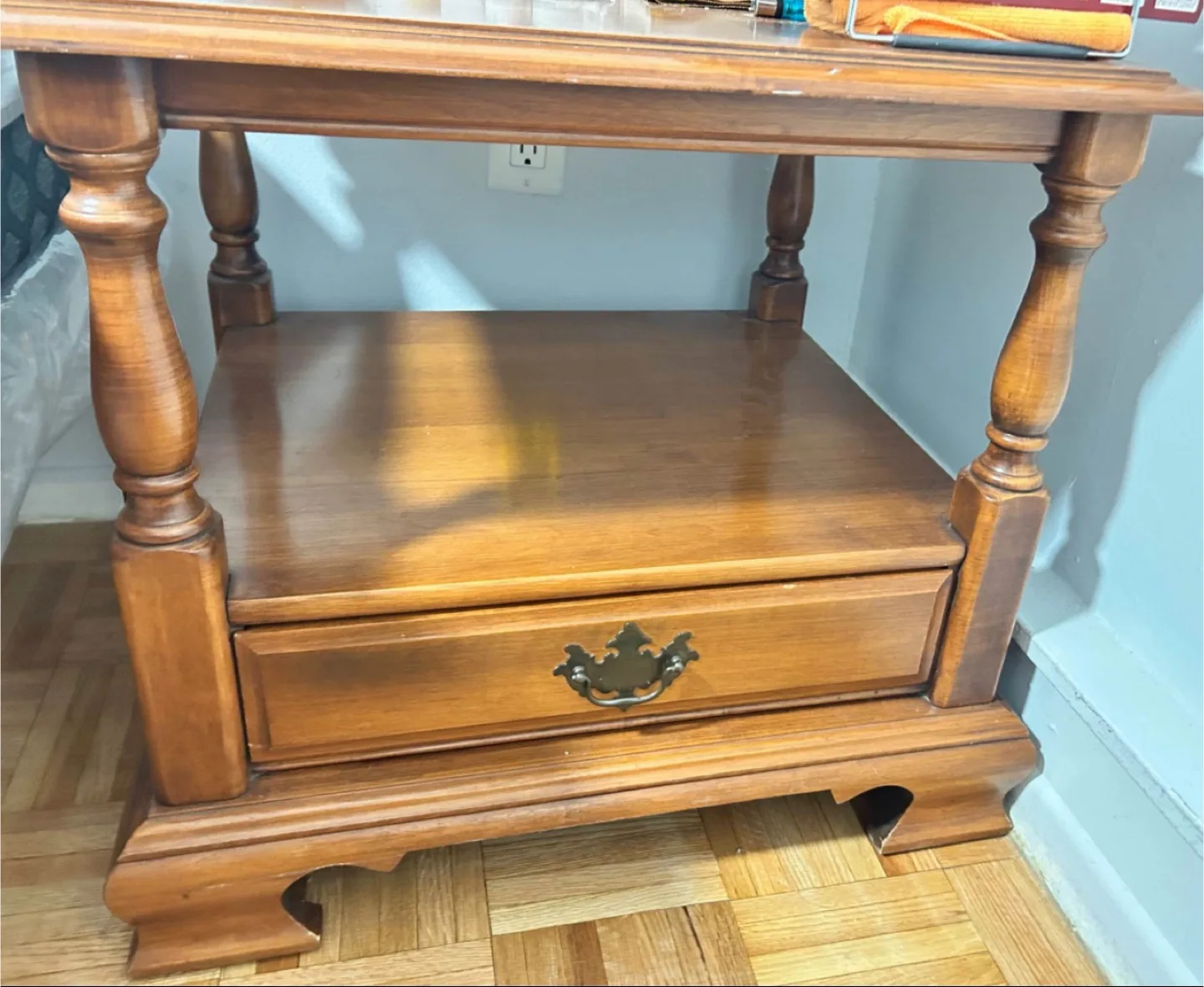 🧡 Side table thumbnail