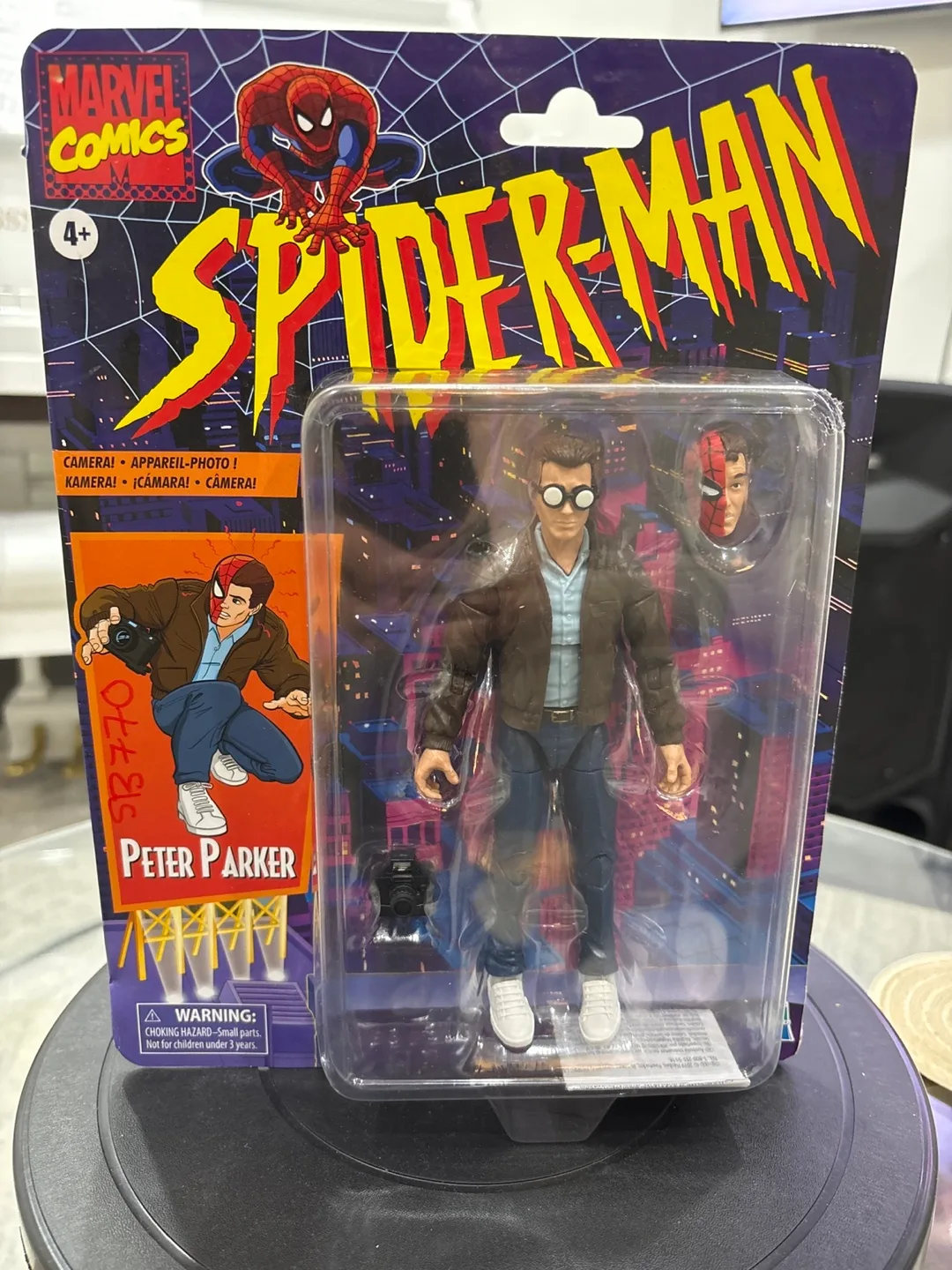 Marvel Spider-Man Retro Collection Peter Parker Action Figure thumbnail