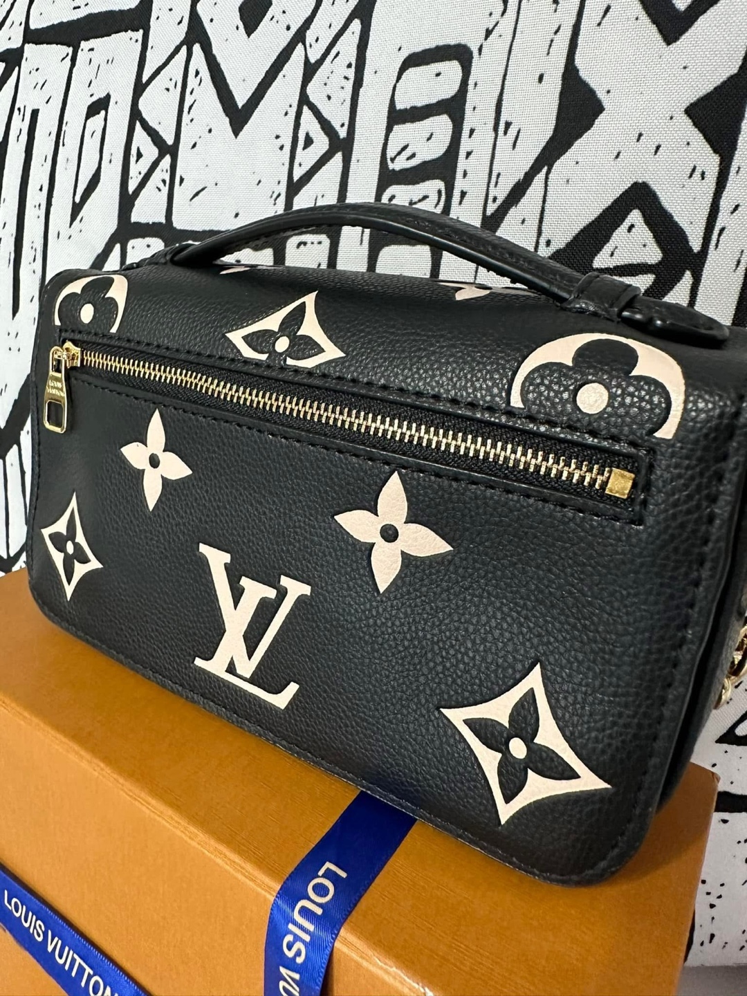 Louis Vuitton Pochette Métis Reverse Monogram Empreinte - photo 2