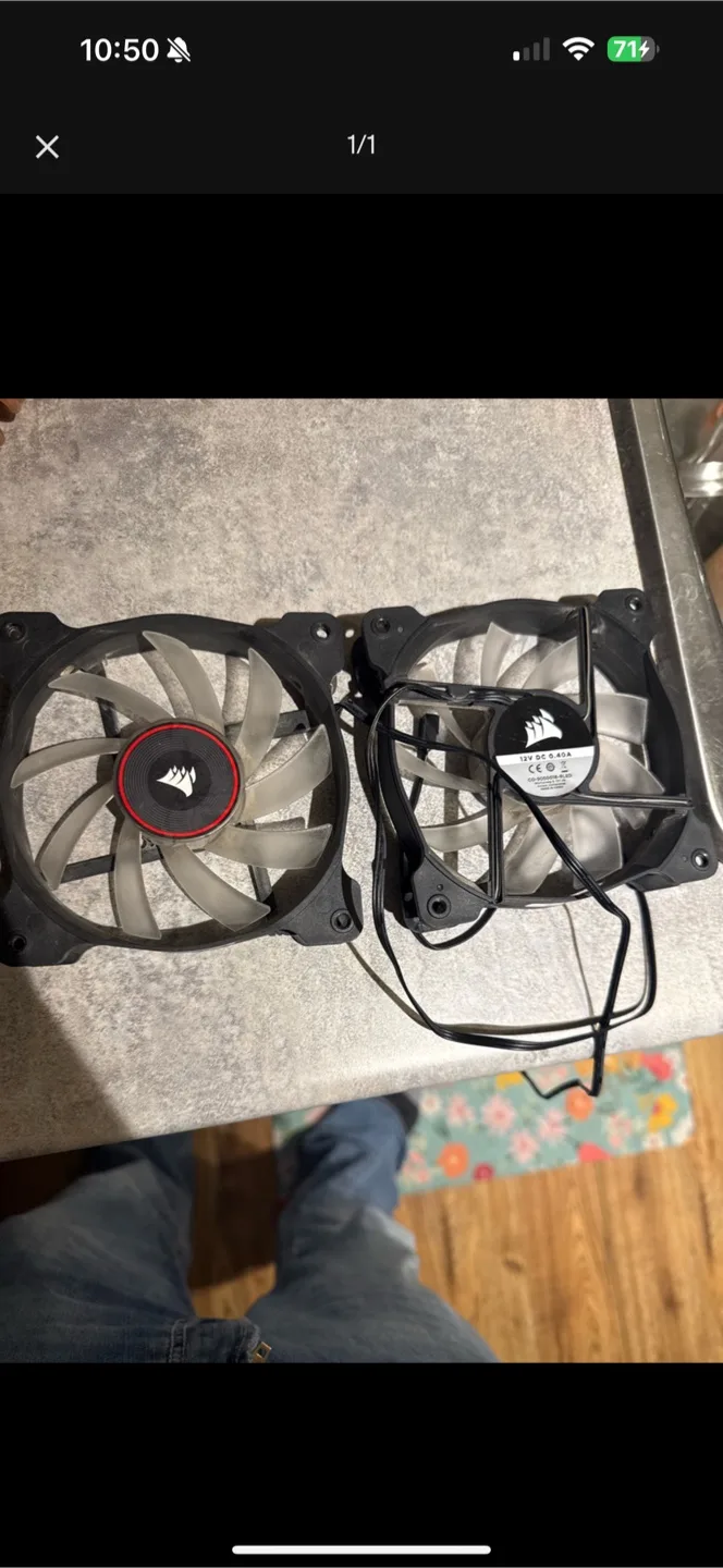 2 Corsair 120mm fans thumbnail