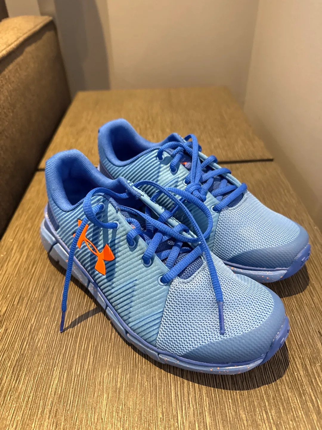 Under Armour Boy‘s Running Shoes - Size 5.5Y image indicator(2)