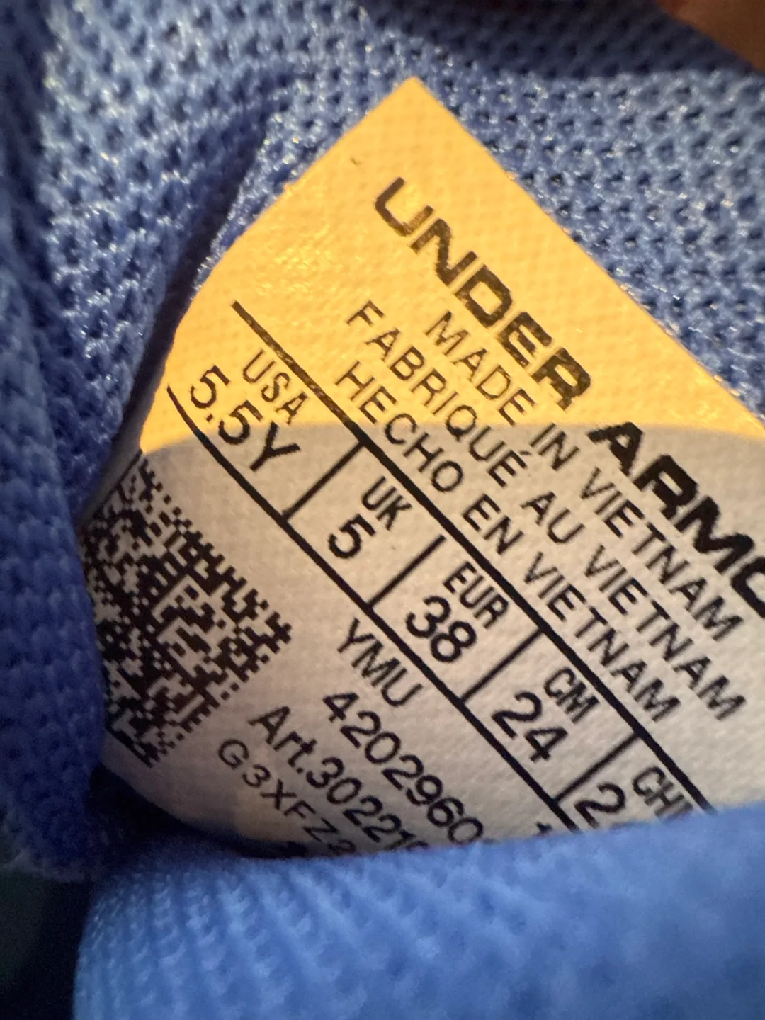 Under Armour Boy‘s Running Shoes - Size 5.5Y image indicator(6)