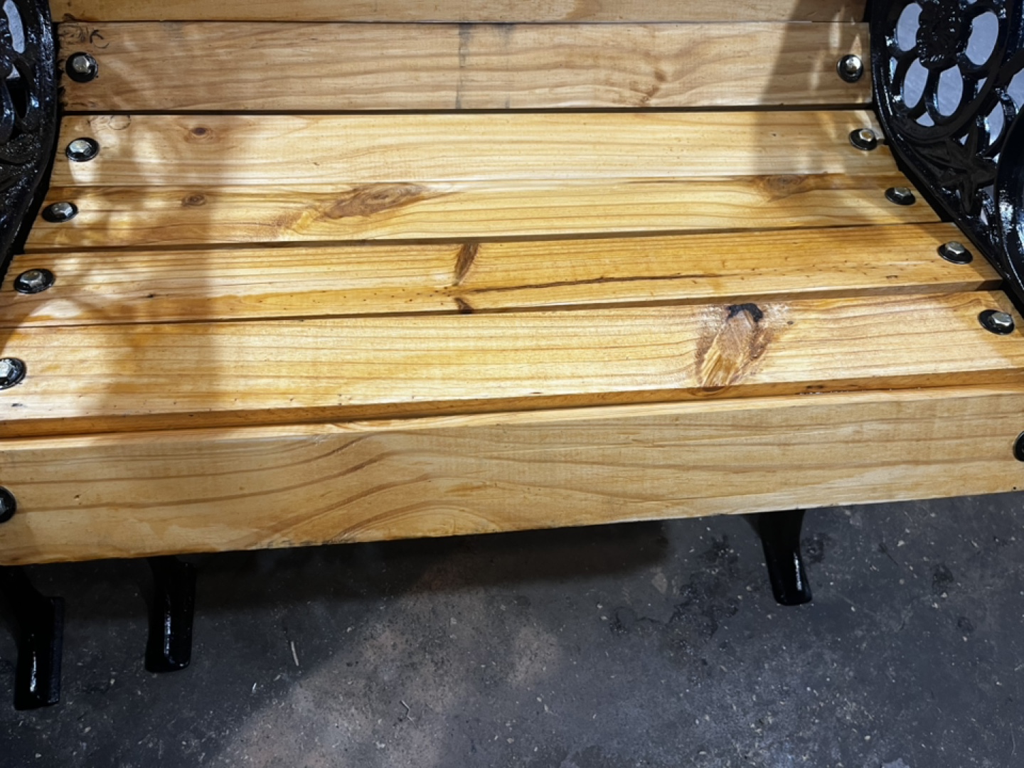 2 individual benches bancas