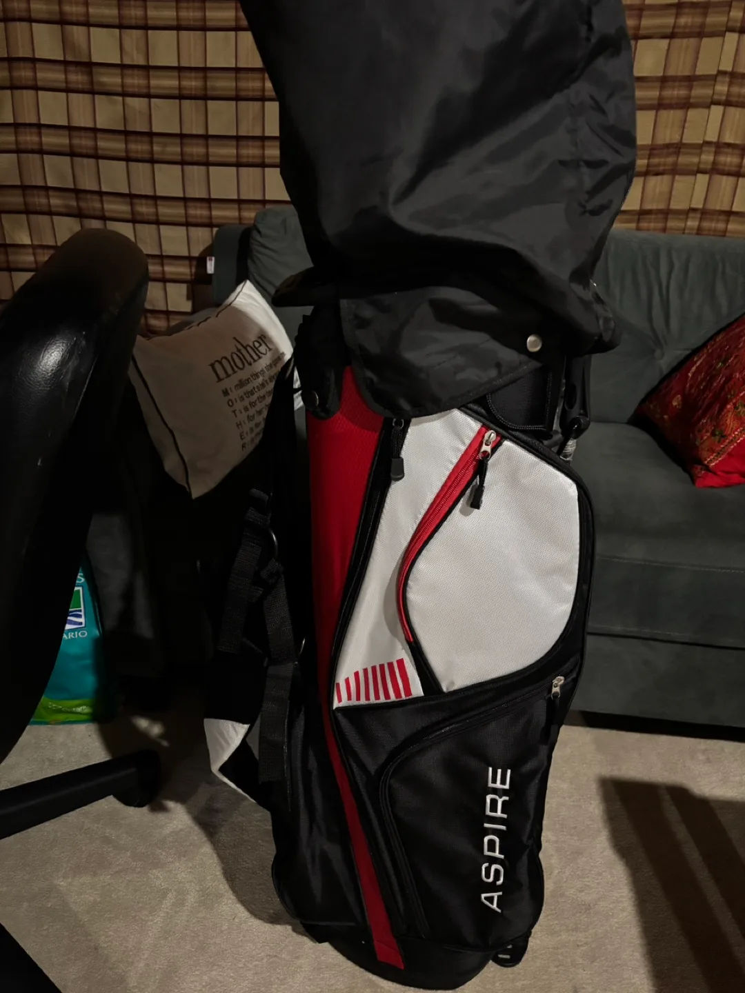 Aspire Golf Clubs with Aspire Bag and Balls image indicator(4)