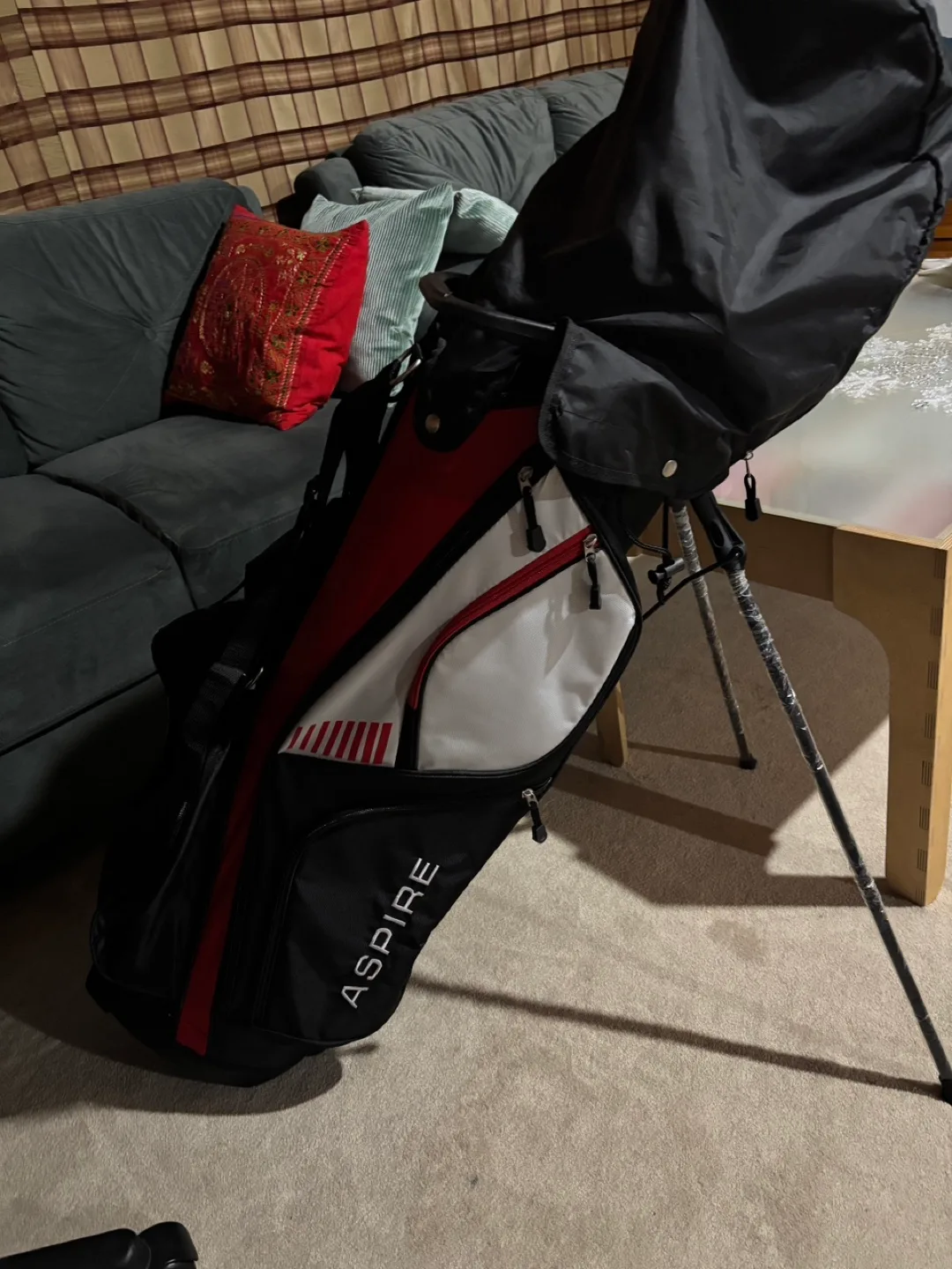 Aspire Golf Clubs with Aspire Bag and Balls image indicator(3)