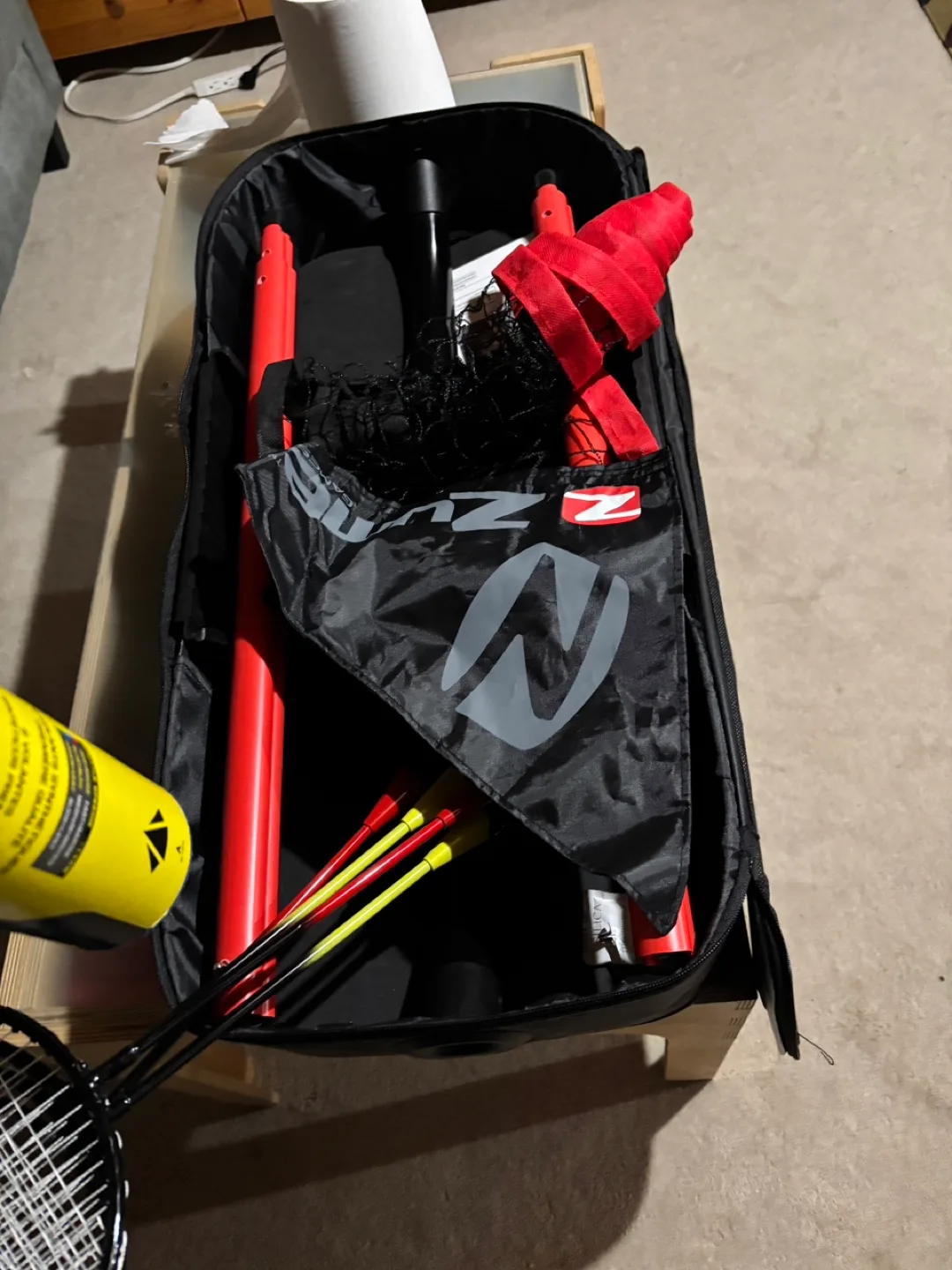 ZUME Badminton Set - Portable and Complete image indicator(2)