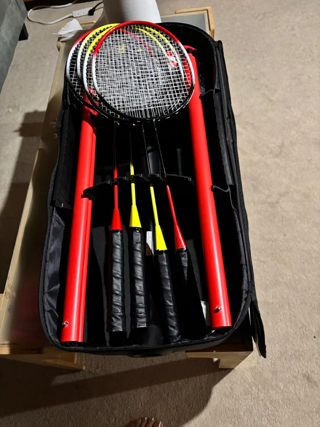 ZUME Badminton Set - Portable and Complete image indicator(3)