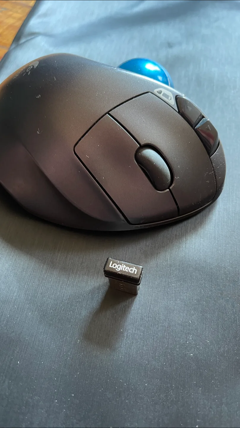 Logitech Wireless Trackball M570 - Used thumbnail