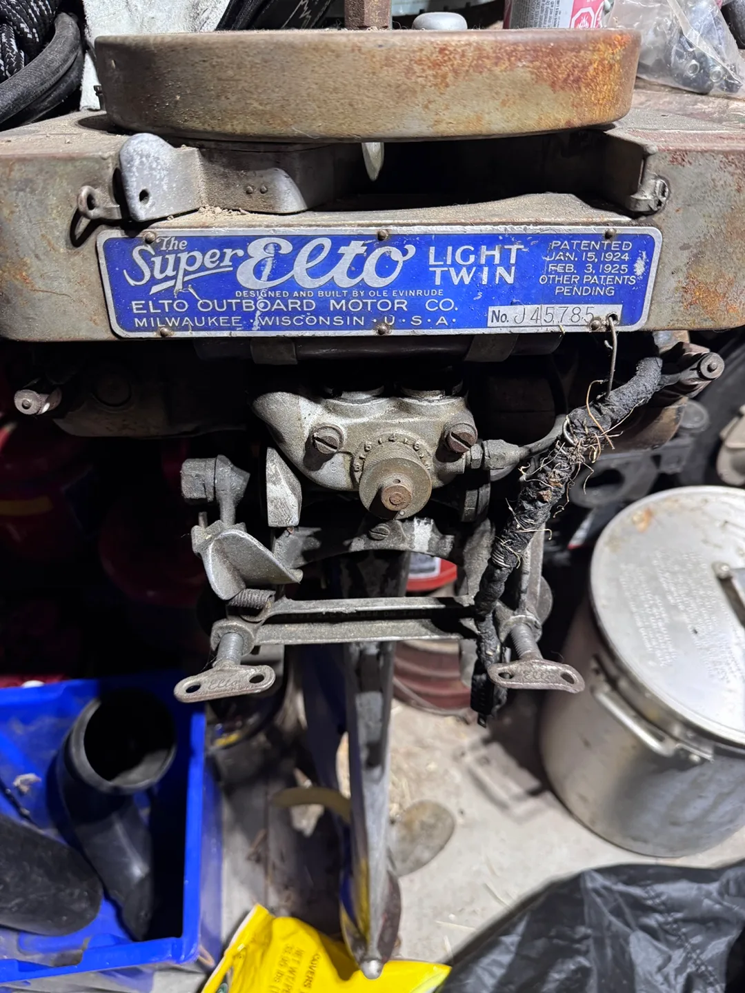 Vintage Elto Super Elto Twin Light Outboard Motor image indicator(2)